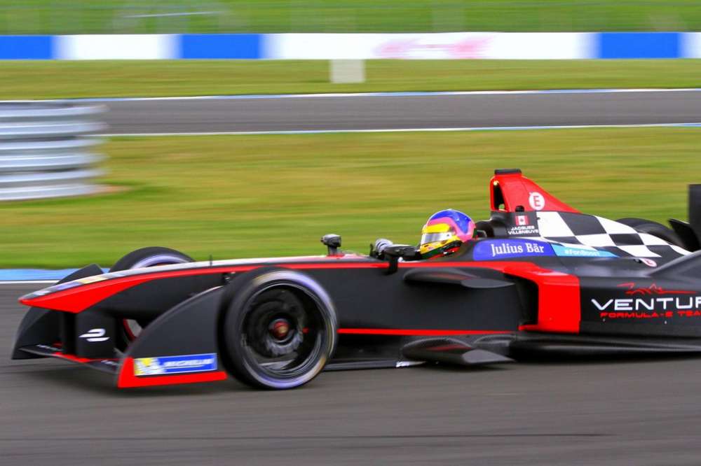 Jacques Villeneuve 3 rd race preview and race analytics