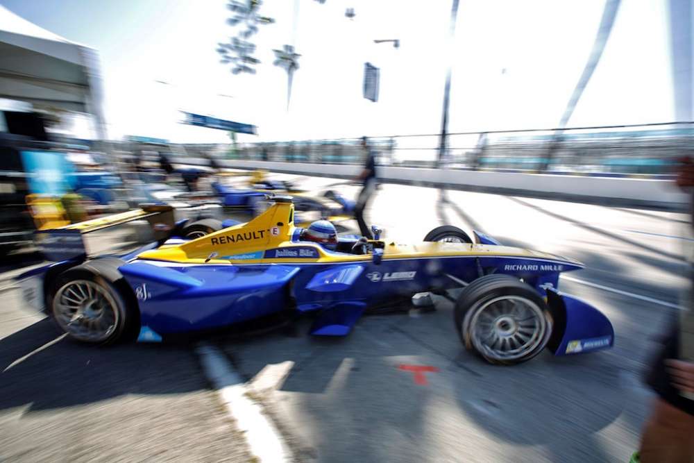 Renault e.dams championship charge beached in California