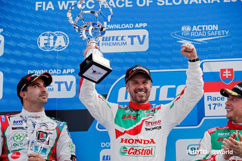 Tiago Monteiro wins in Slovakia and takes championship lead