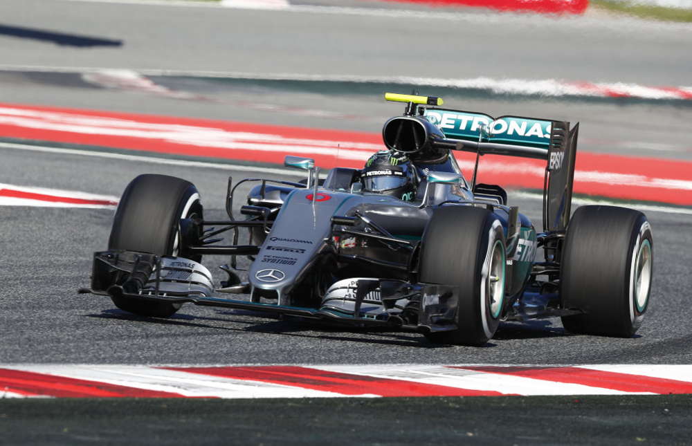 Bright start for the Silver Arrows in Barcelona