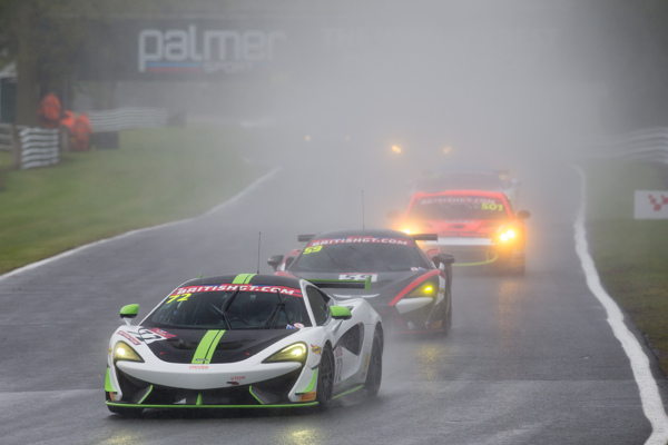 McLAREN 570S GT4 SCORES FIRST WIN OF 2017 AT OULTON PARK