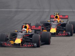 Verstappen vs Ricciardo China 2017