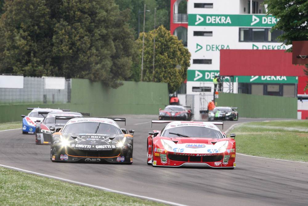 ITALIAN GT THE MAGNIFICENT SEVEN ON TRACK AT MISANO