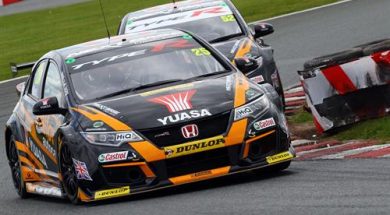 Croft awaits title-chasing duo as BTCC races north