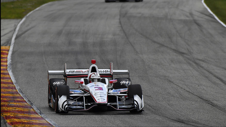 Hélio Castroneves needs medical attention after IndyCar race at Road America