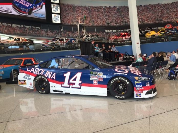 Bowyer Throws Back To Mark Martin’s No. 1