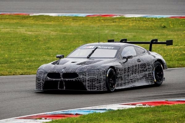 POSITIVE TESTS FOR THE NEW BMW M8 GTE AT THE LAUSITZRING