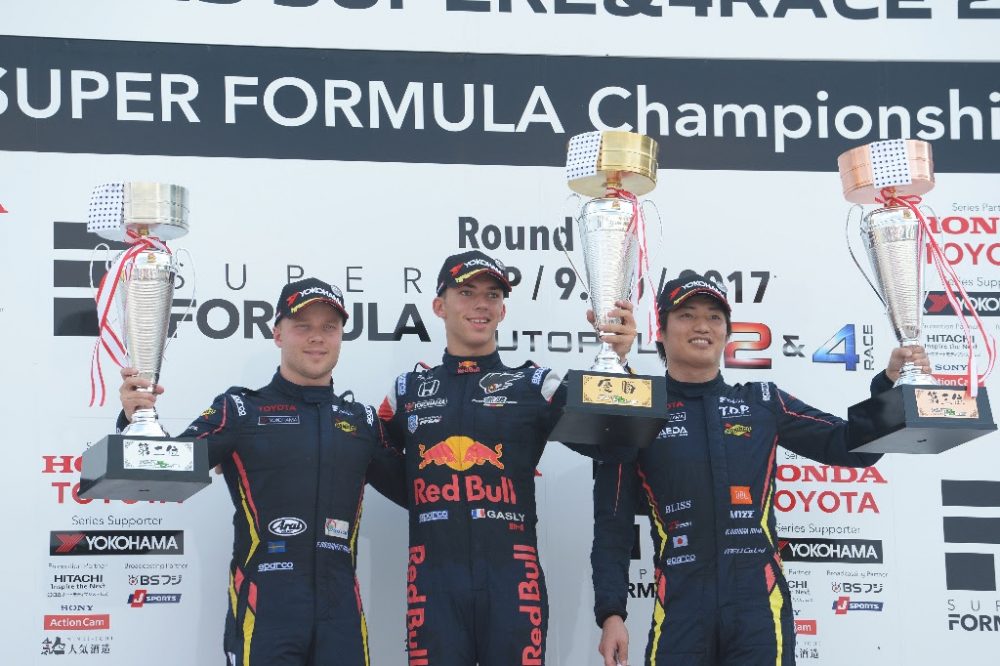 Felix Rosenqvist pulls off extreme strategy to seal third straight Super Formula podium