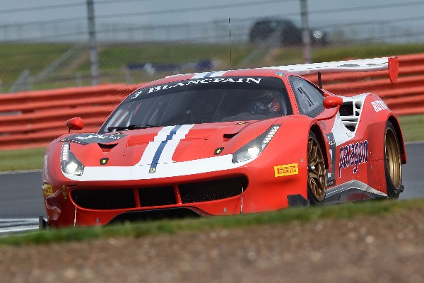 ALL FERRARI DUEL FOR THE BLANCPAIN GT SPORTS CLUB IRON CUP