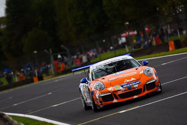 CAMMISH TOPS THE CARRERA CUP GB TIMESHEETS AT BRANDS HATCH AS TITLE CONTENDERS LINE UP ON FRONT TWO ROWS