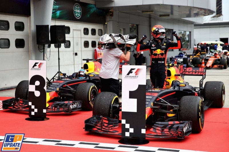 Verstappen dominates for Malaysia victory