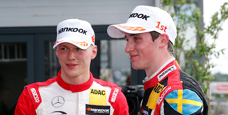 Joel Eriksson and Maximilian Günther fast in FIA Formula E rookie test