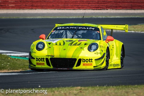 FOUR PORSCHE GT3 R TO TACKLE THE 24 HOURS PF SPA