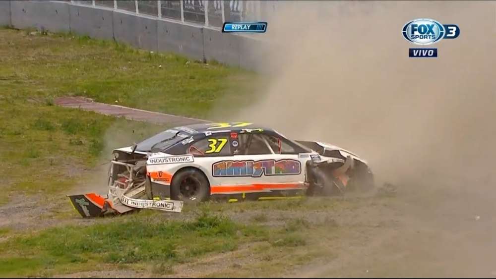 NASCAR PEAK Mexico Series 2018. EcoCentro Expositor Querétaro. Max González Crash