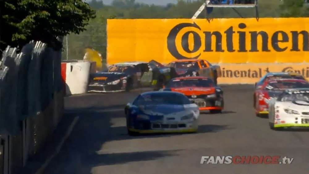 Championnat de Stock-Car Canadien 2018. Grand Prix Trois-Rivières. Restart Crash