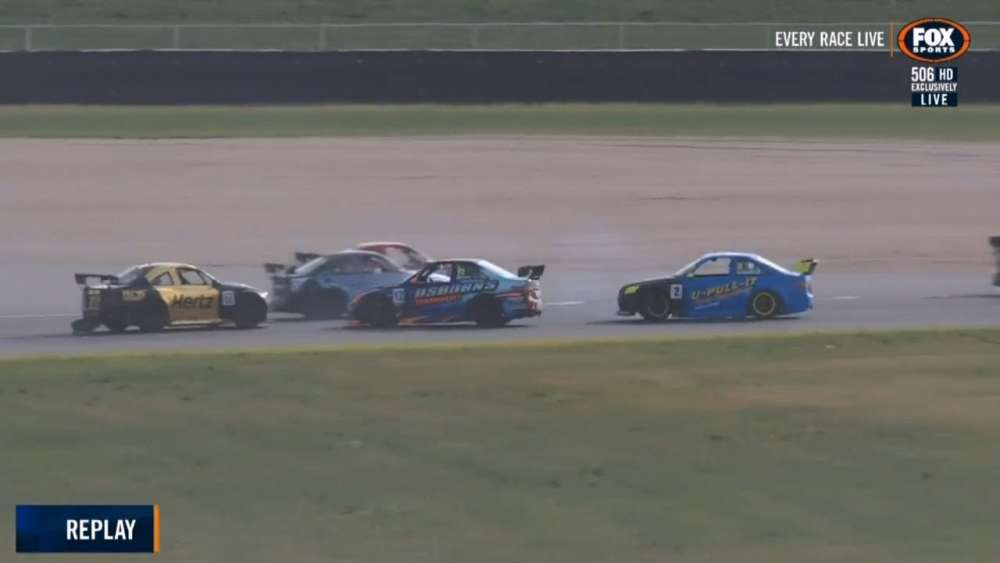 Aussie Racing Cars Championship 2018. Race 3 The Bend Motorsport Park. Restart Spins