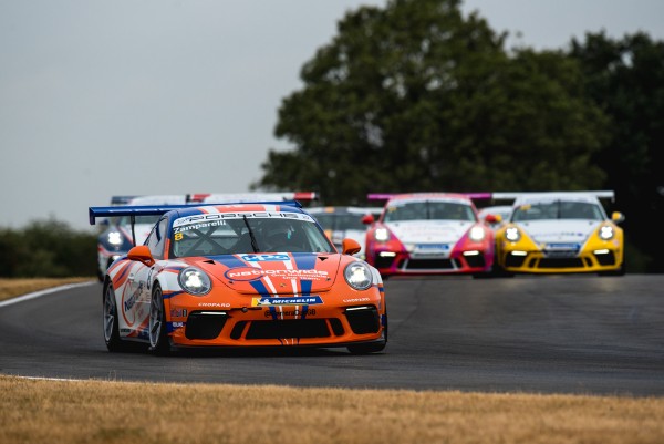 TIGHT AT THE TOP AS PORSCHE CARRERA CUP GB CHAMPIONSHIP BATTLES HEAD TO UNPREDICTABLE KNOCKHILL