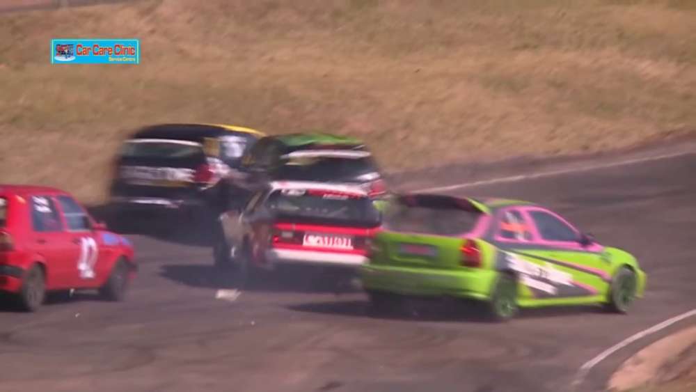 Super Saloons and Modified Production Cars 2018. Race 1 Dezzi Raceway. Restart Pile Up