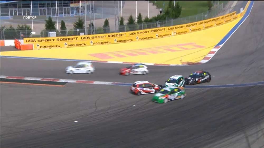 RCRS (Super-Production/Touring-Light) 2018. Race 1 Sochi Autodrom. Start Crash