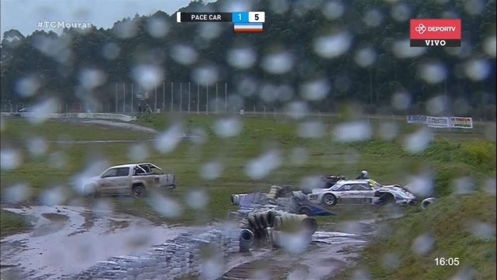 ACTC (TCM) 2018. Race 1 Autódromo de Concepción del Uruguay (2). Crash