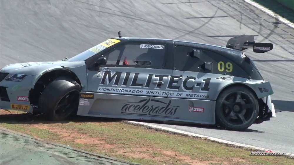 Sprint Race Brasil 2018. Race 1 Autódromo de Interlagos. Crash at Finish Line