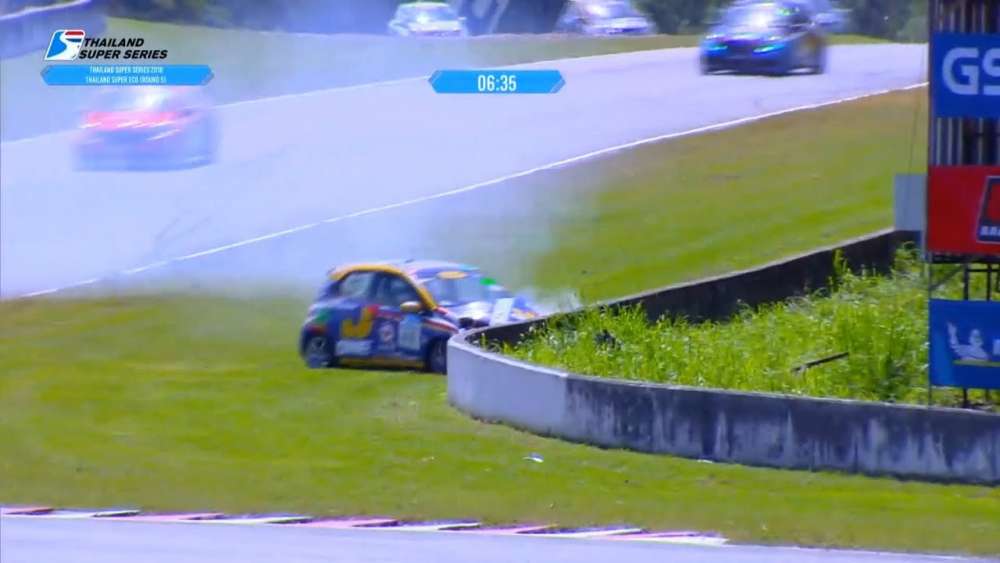 Thailand Super Series (Thailand Super Eco) 2018. Race 1 Bira International Circuit. Crash