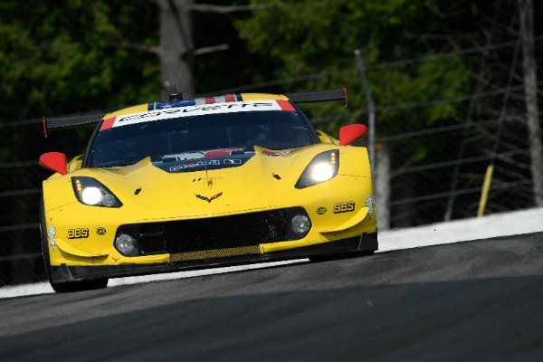 JAN MAGNUSSEN GOING FOR THE OVERALL WIN AT LIME ROCK PARK