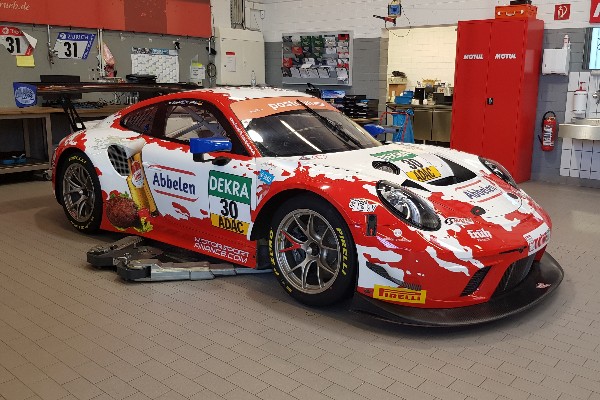 ENDURANCE SPECIALISTS FRIKADELLI RACING WITH ADAC GT MASTERS GUEST START AT THE NURBURGING