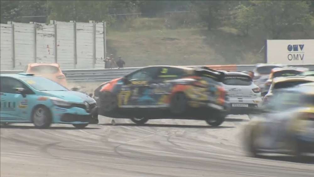 Renault Clio Cup Central Europe 2019. Race 2 Autodrom Most. Start Big Crash_5d6b9974ec71d.jpeg