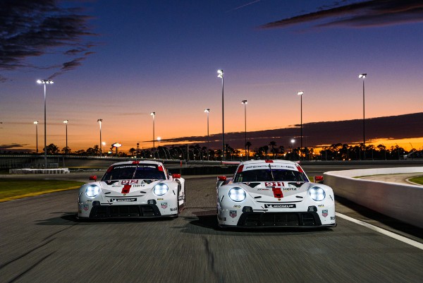 PORSCHE FACTORY AND CUSTOMER TEAMS HAVE A SUCCESSFUL DAYTONA TEST