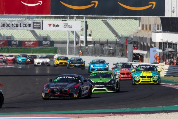 20-CAR GRID FOR GT4 EUROPEAN SERIES AT THE NURBURGRING