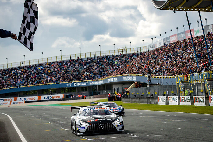 MERCEDES-AMG MOTORSPORT SECURES DTM RACE WIN AND COLLECTS VALUABLE POINTS IN THE BATTLE FOR THE TITLE