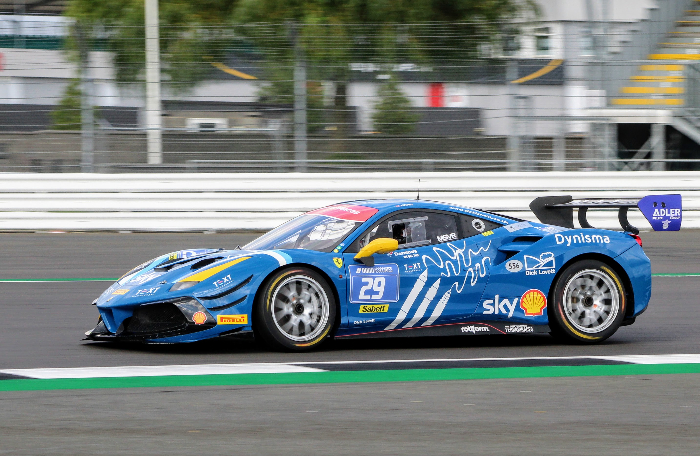 SWIFT AND DE MEEUS TAKES FERRARI CHALLENGE UK RACE 1 WINS AT SILVERSTONE