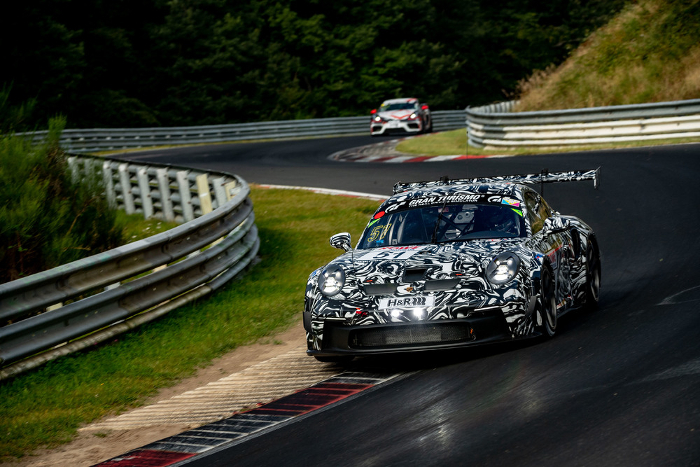 THE NEW PORSCHE 911 GT3 CUP CELEBRATES ITS ENDURANCE DEBUT