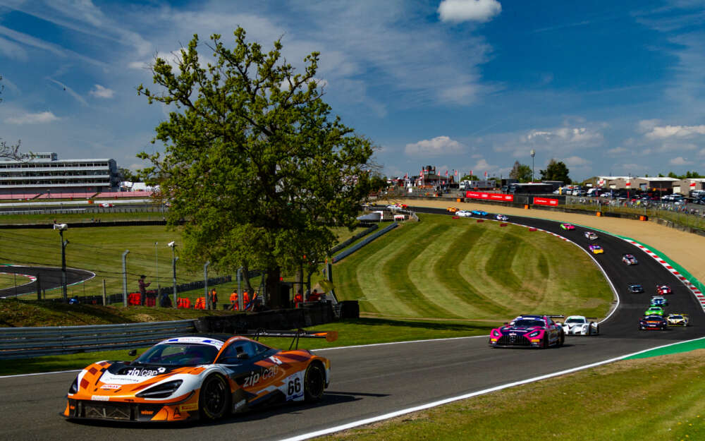 GT Cup put on a show at Brands Hatch