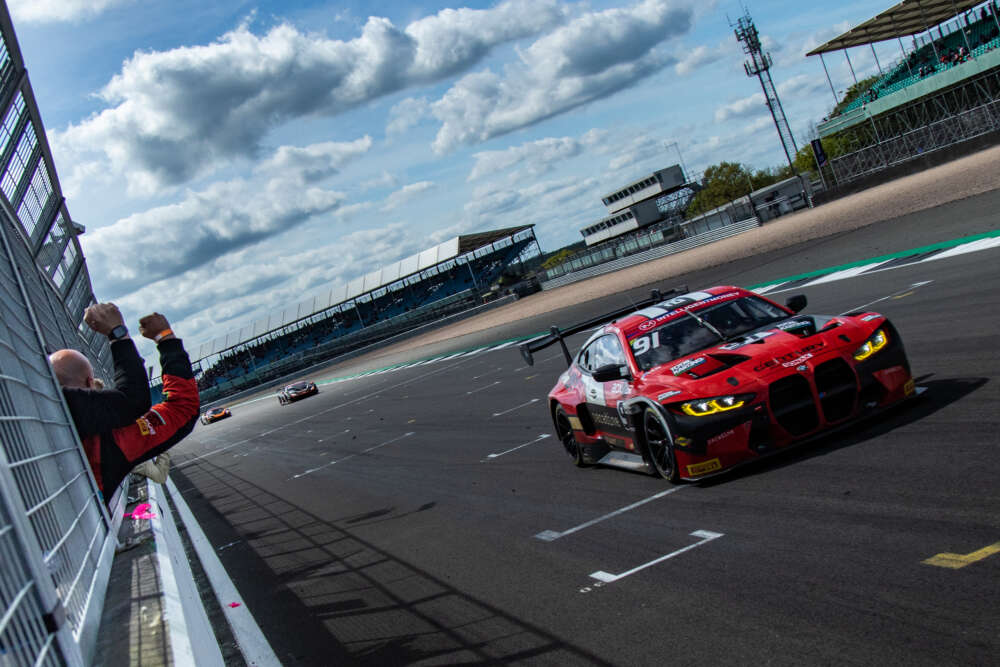 Harper and Leung come out on to take Silverstone 500 win
