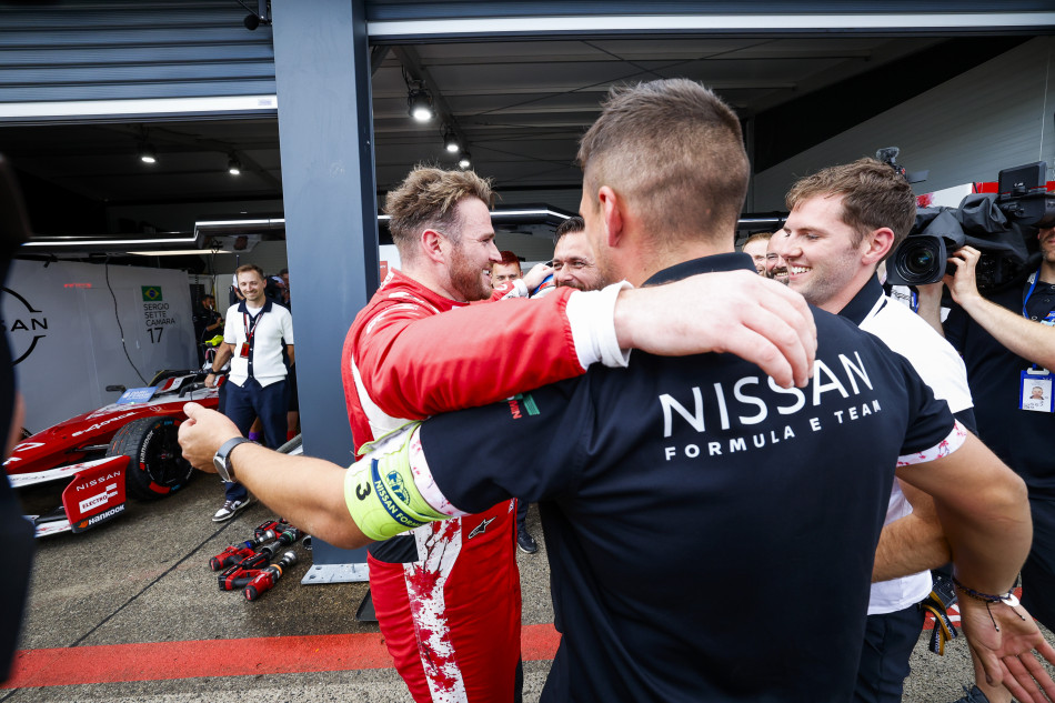 Rowland seals Season 11 ABB FIA Formula E World Championship crown in Berlin_68786ea79deb5.jpeg