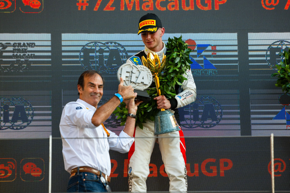 Naël tops FIA FR World Cup thriller to follow in the footsteps of legends as a Macau Grand Prix winner_691a8a616a32c.jpeg