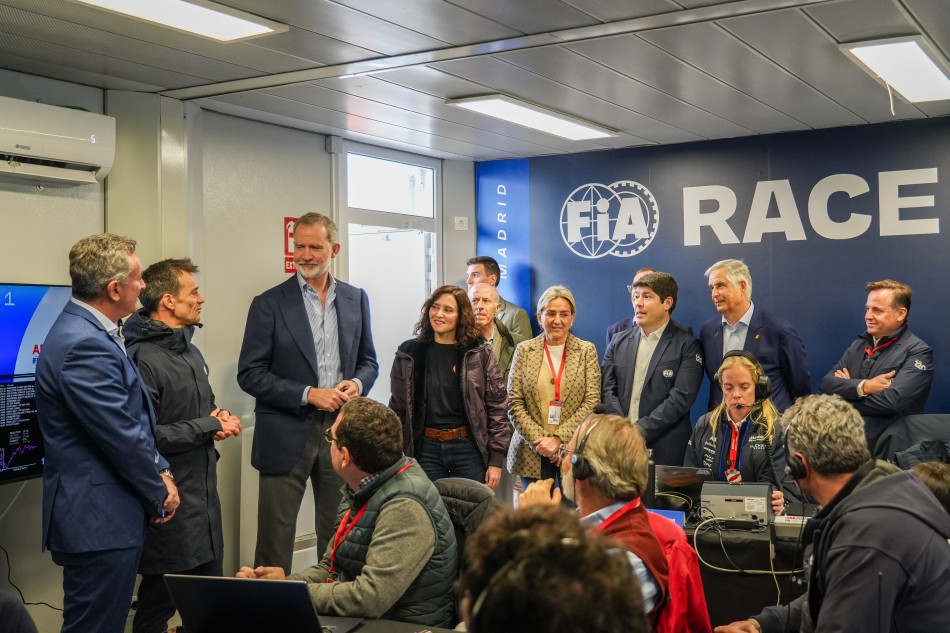 ABB FIA Formula E in Madrid Hosts a Royal Visit at Inaugural Race, Welcoming His Majesty King Felipe VI_69bf55abbb4ec.jpeg