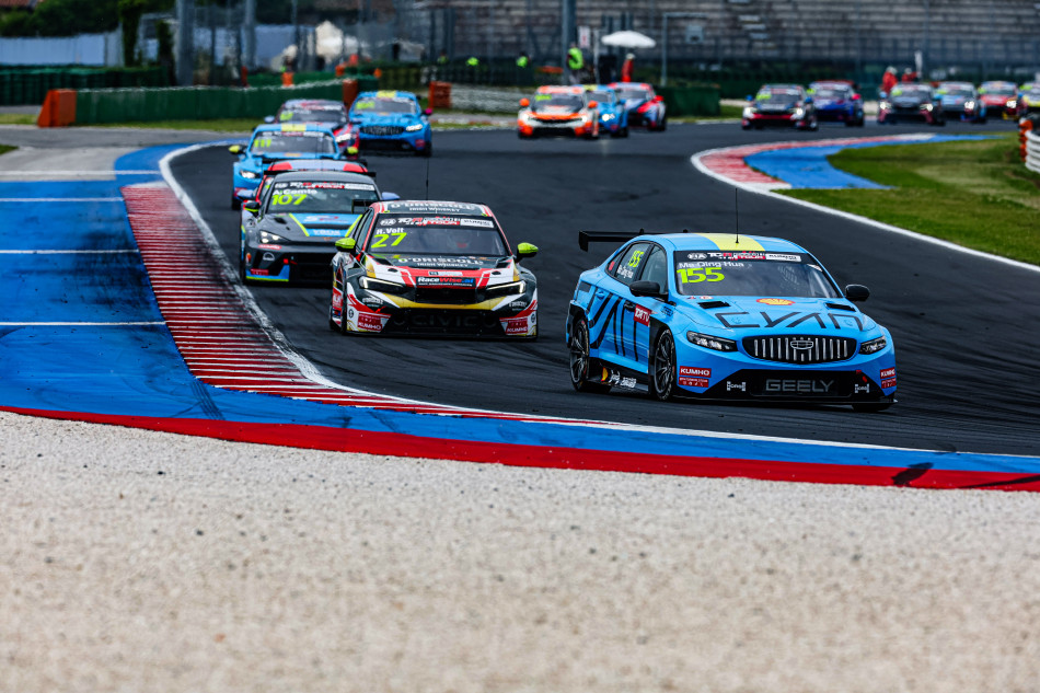 TCR World Tour: Michelisz and Ma winners at Misano as Geely claims maiden international victory_6a029245826f4.jpeg