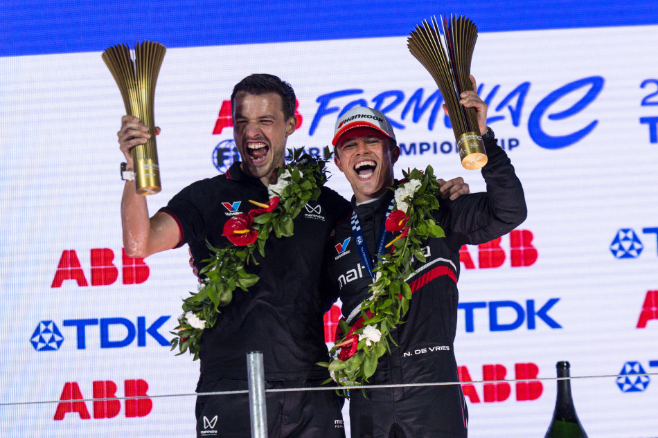De Vries masters changeable conditions for Round 15 win in Tokyo as World Championship battle thightens_6a66c4449d1d4.jpeg