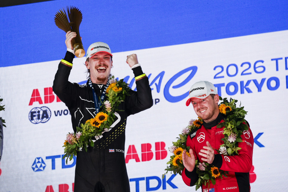 Ticktum triumphs at Tokyo E-Prix with thrilling last-lap overtake on Dennis_6a6572c1b7e17.jpeg
