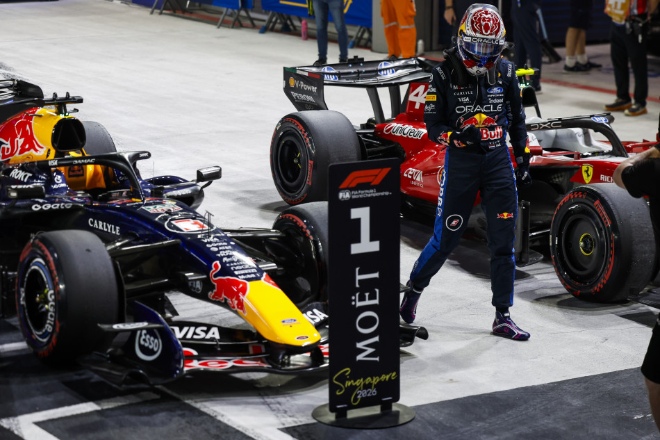 F1 – Verstappen beats Ferrari pair to take Singapore Grand Prix pole_6acaf628bc691.jpeg
